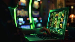 Antarmuka permainan Qiu Qiu di platform bandar33 dengan kartu domino